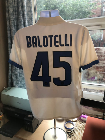 Inter Milan 2009/10 Away Shirt Balotelli 45