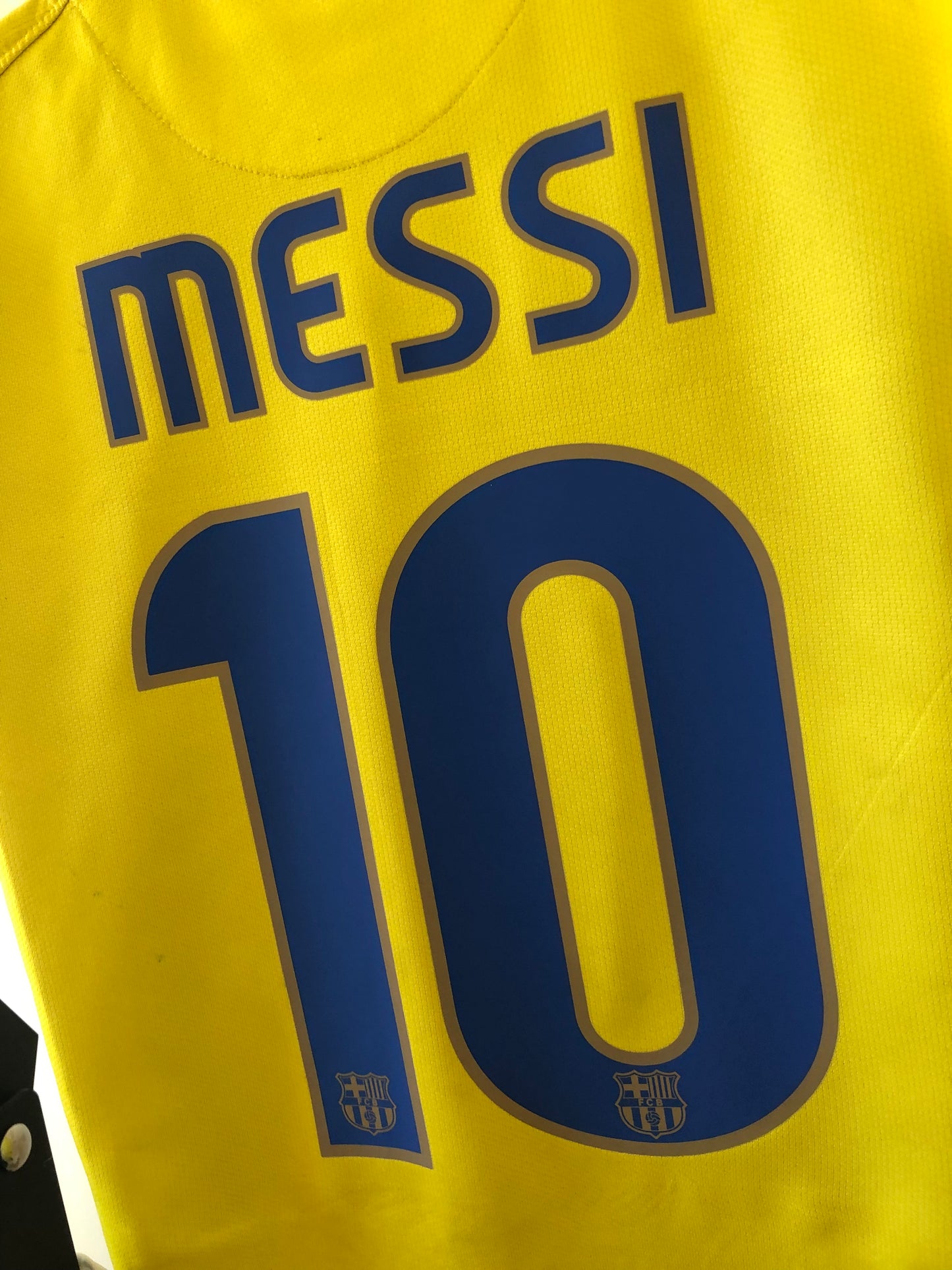 Classic Retro Barcelona 2008/09 Away Shirt