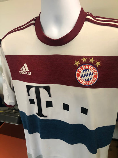 Bayern Munich 2014/15 Away Shirt Lahm 21