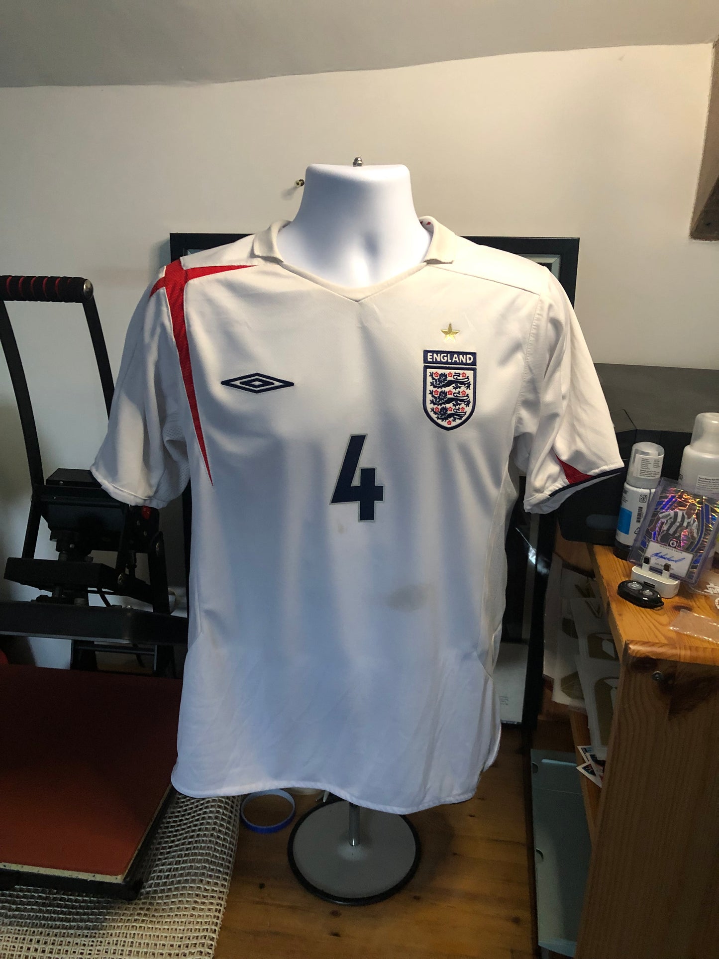 England 2006 Home Shirt, Gerrard 4