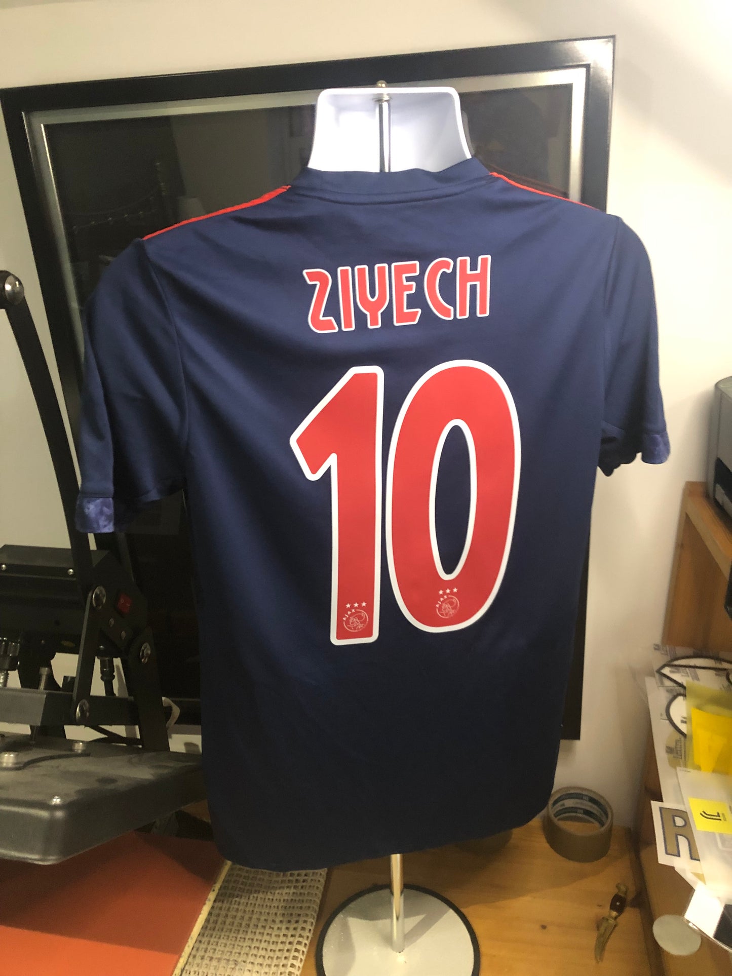 Retro Vintage Ajax 2017/18 Away Shirt Ziyech 10