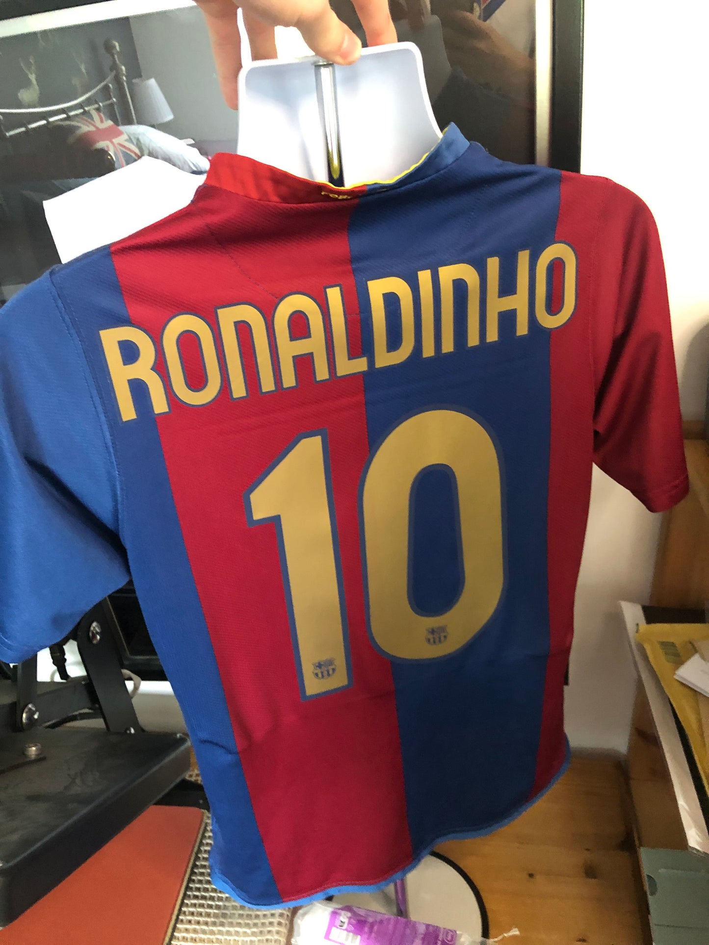 Barcelona 2006/07 Home Shirt, Ronaldinho 10