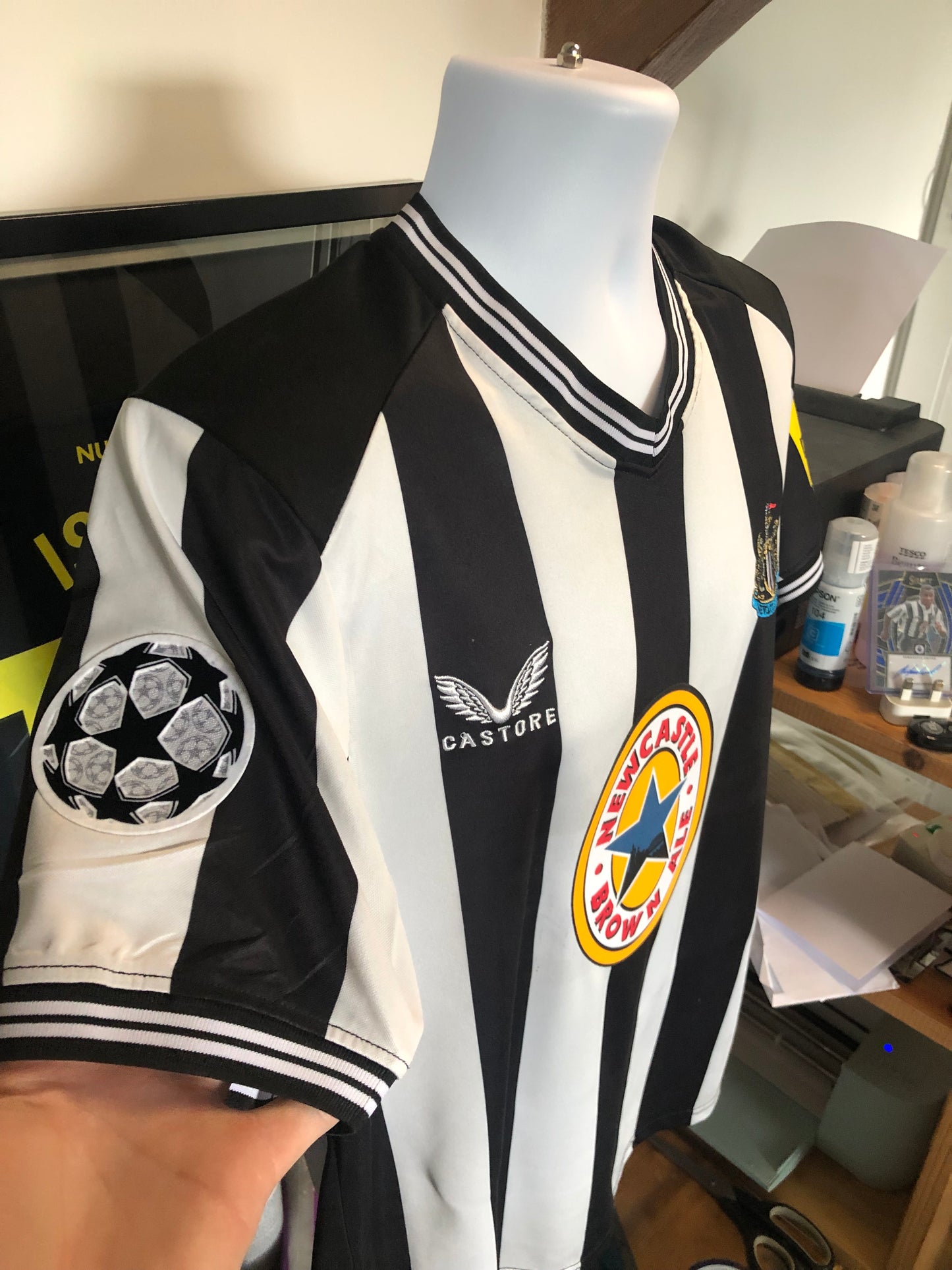 Newcastle United Modern/Retro Mashup Shirt Brown Ale 2023/24 Home Shirt