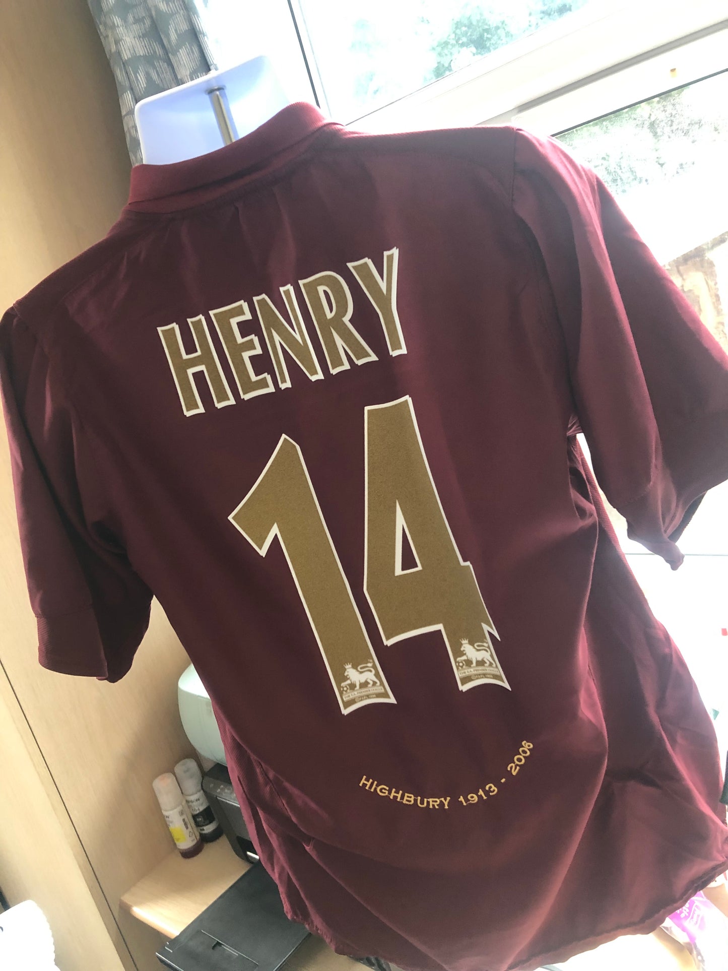 Arsenal 2005/06 Home Shirt Henry 14